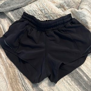 Size 2 lululemon hotty hot 2.5 black